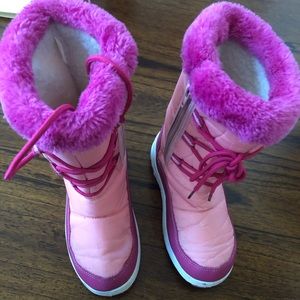 Girls pink snow boots